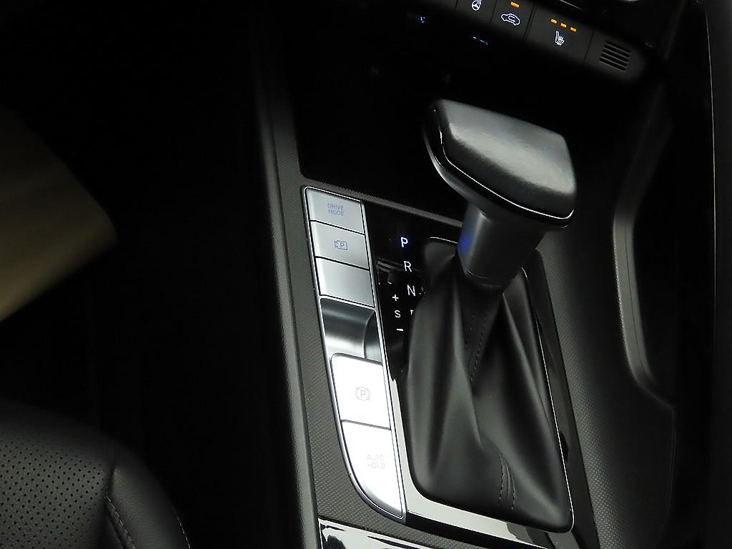 HYUNDAI Avante - Vista 10