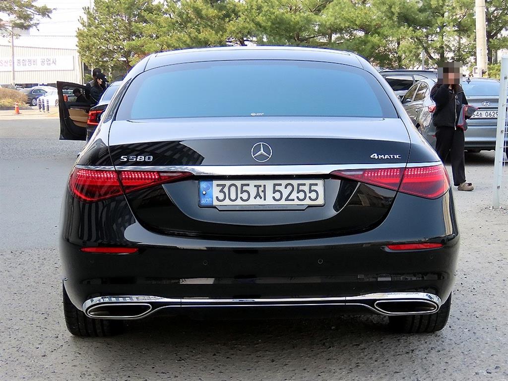 Mercedes Benz S Class - Vista 4
