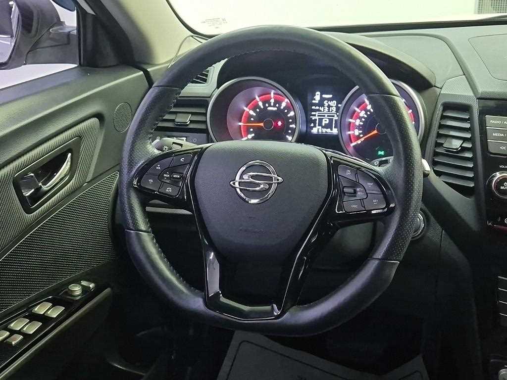 Ssangyong Tivoli - Vista 9