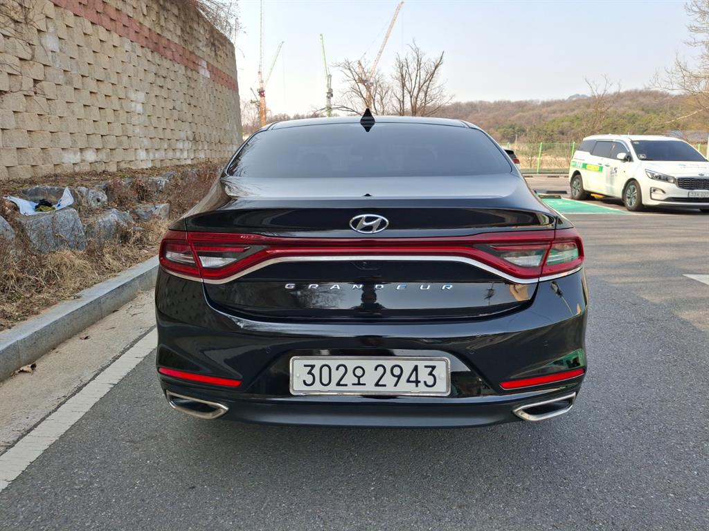 HYUNDAI Grandeur - Vista 4
