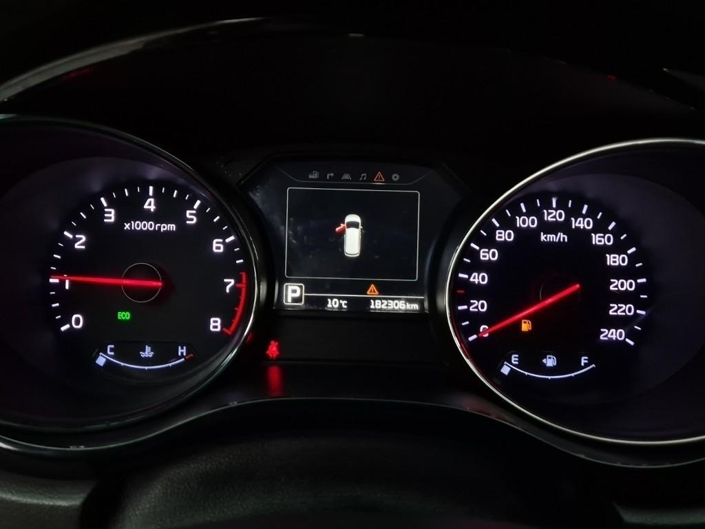 KIA Carnival - Vista 6