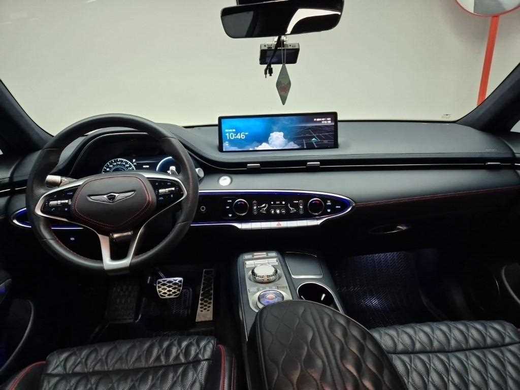 Genesis GV70 - Vista 7