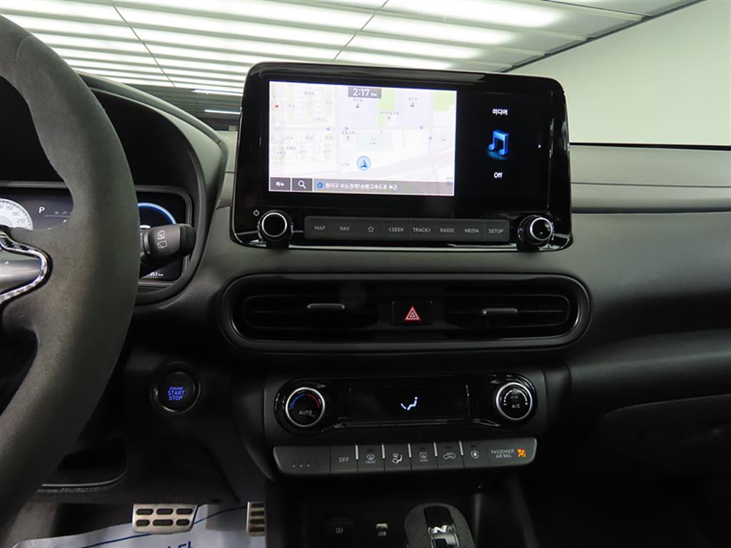 HYUNDAI Kona - Vista 10