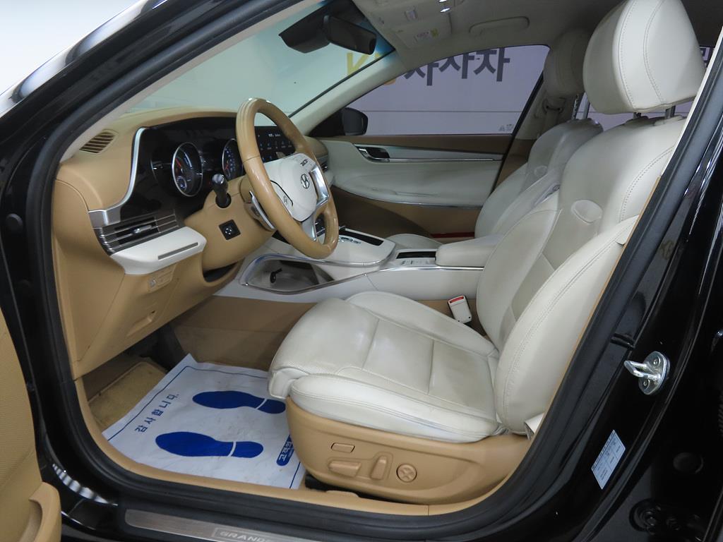 HYUNDAI Grandeur - Vista 4