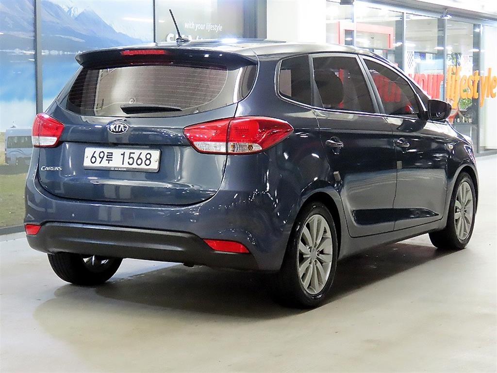 KIA Carens - Vista 4