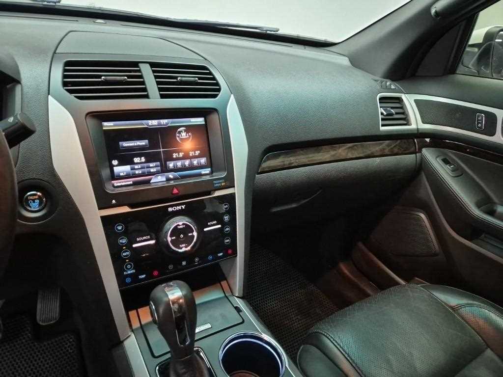 Ford Explorer - Vista 10