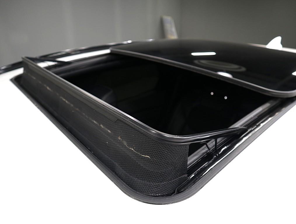 Genesis GV70 2022 Blanco - Importación desde Corea - HF Imports Iquique - Foto 16