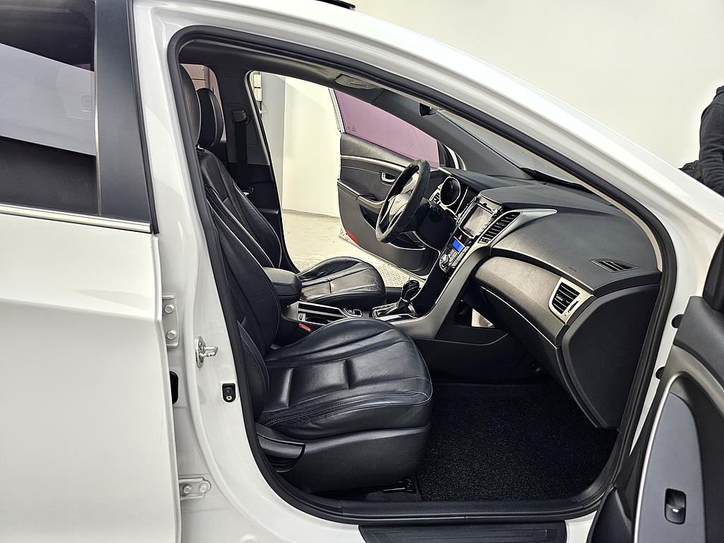 HYUNDAI i30 - Vista 5