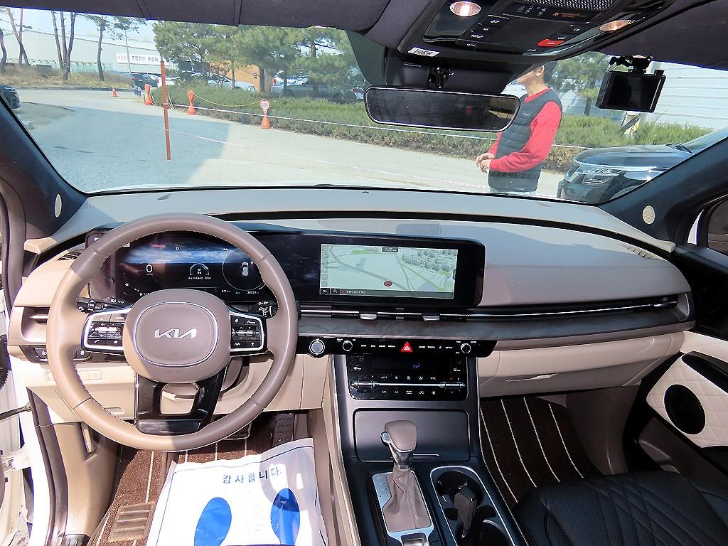 KIA Carnival - Vista 8