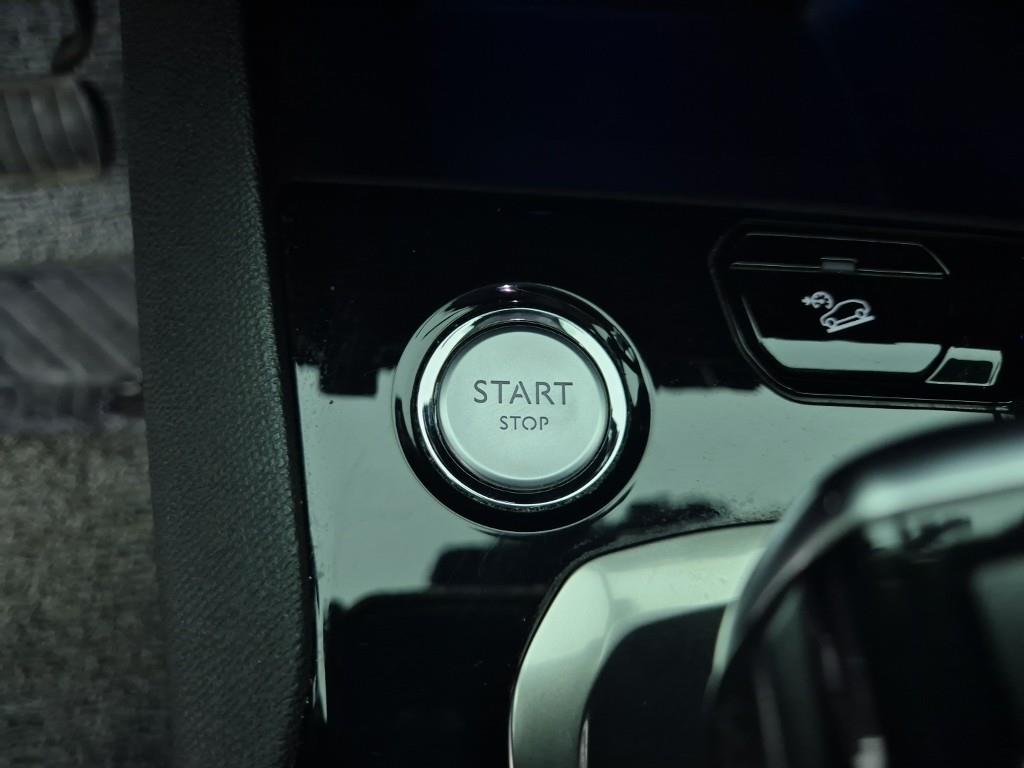 Peugeot 3008 2018 Negro - Importación desde Corea - HF Imports Iquique - Foto 16