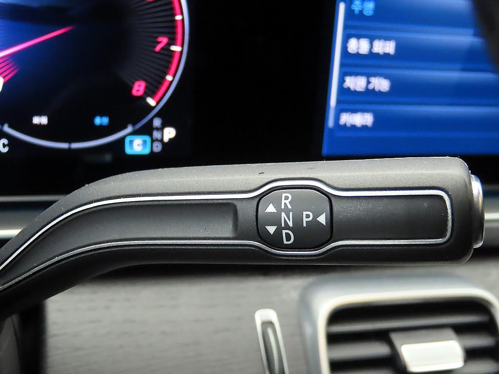 Mercedes Benz GLE Class - Vista 10