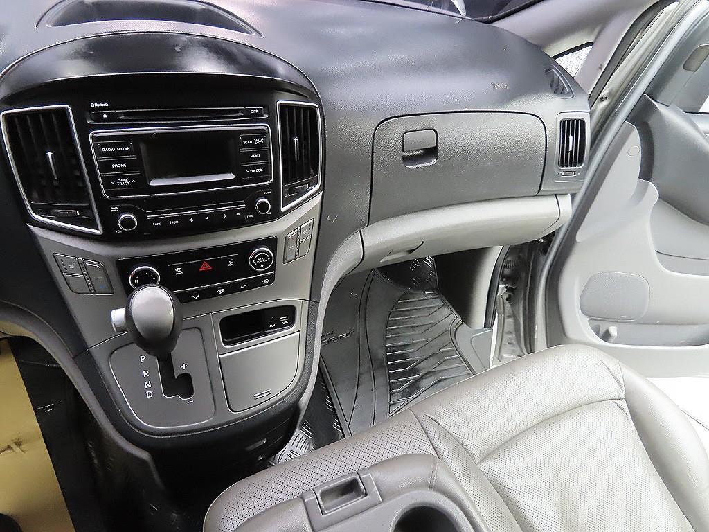 HYUNDAI Starex - Vista 11