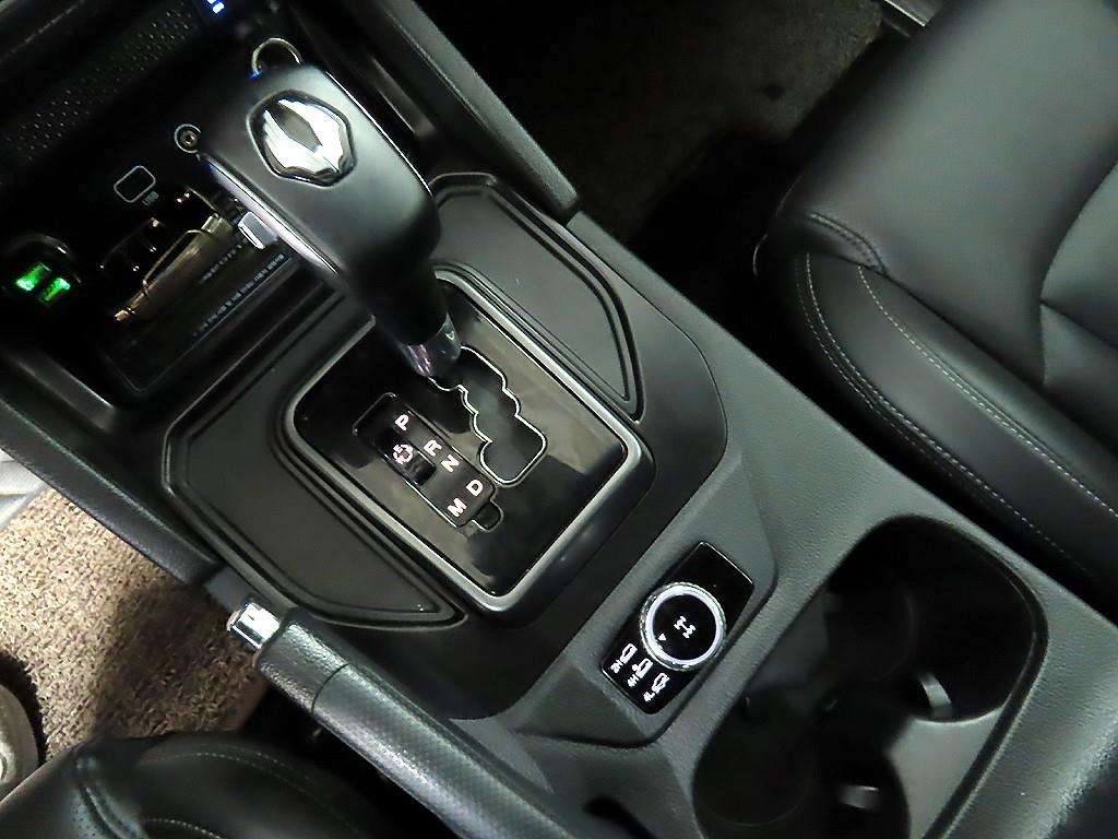 Ssangyong Rexton - Vista 10