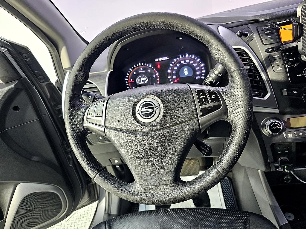 Ssangyong Korando - Vista 12