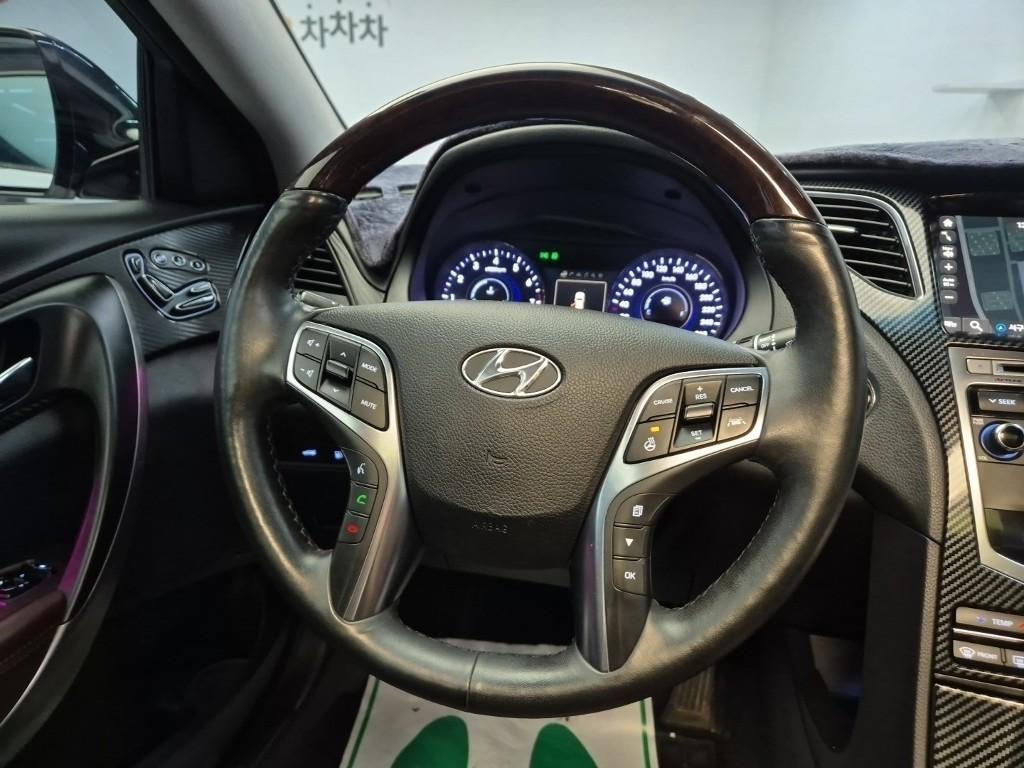 HYUNDAI Grandeur - Vista 9