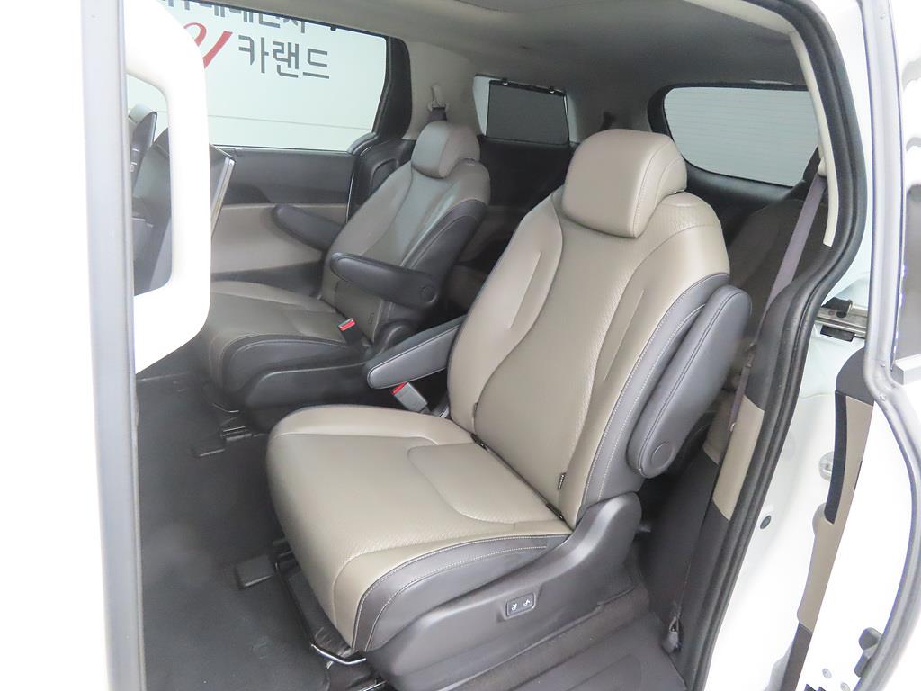 KIA Carnival - Vista 7