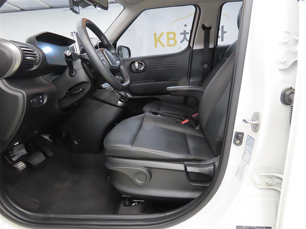 HYUNDAI Casper - Vista 5