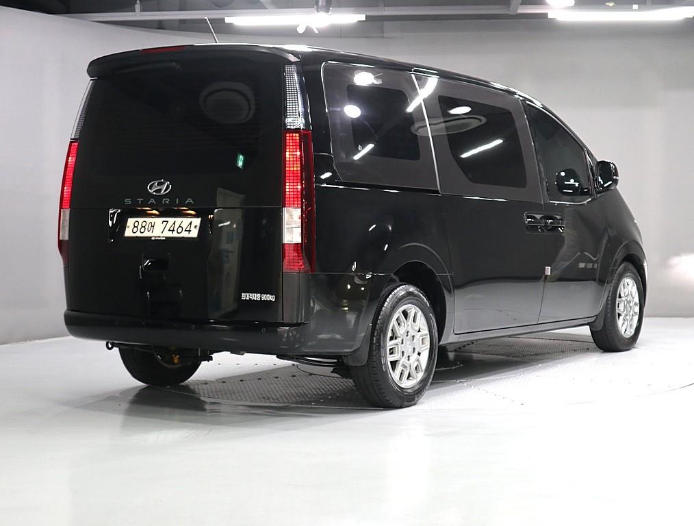 HYUNDAI Staria - Vista 3