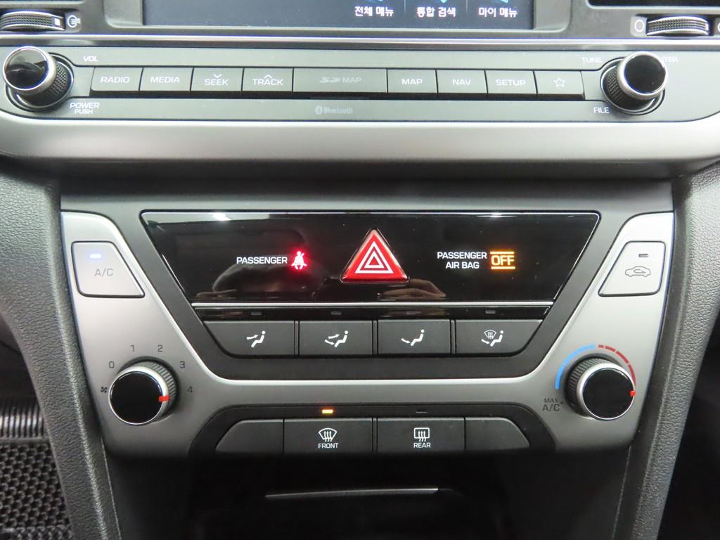 HYUNDAI Avante - Vista 12