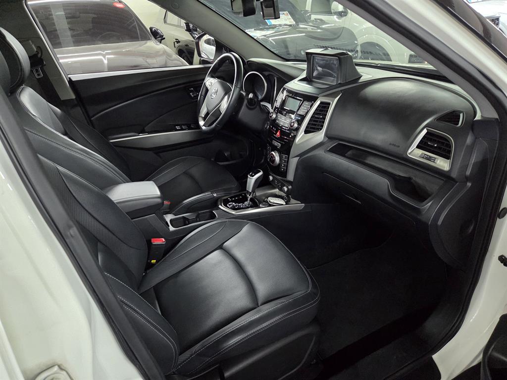 Ssangyong Tivoli - Vista 10