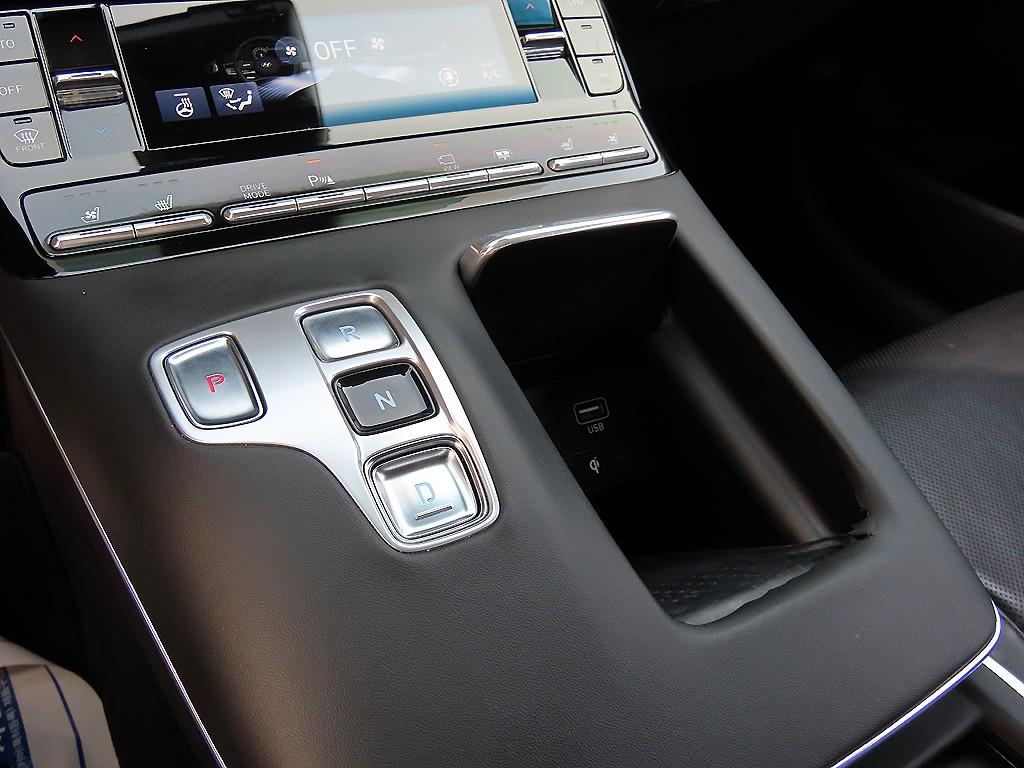 HYUNDAI Grandeur - Vista 11