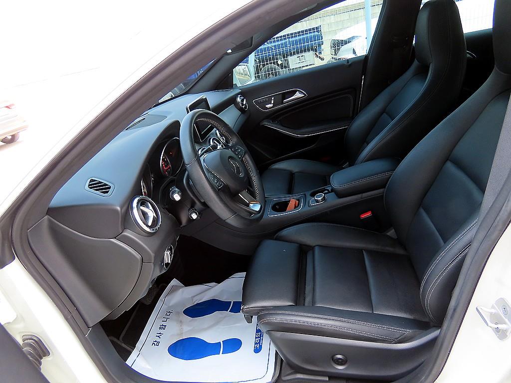 Mercedes Benz CLA Class - Vista 5