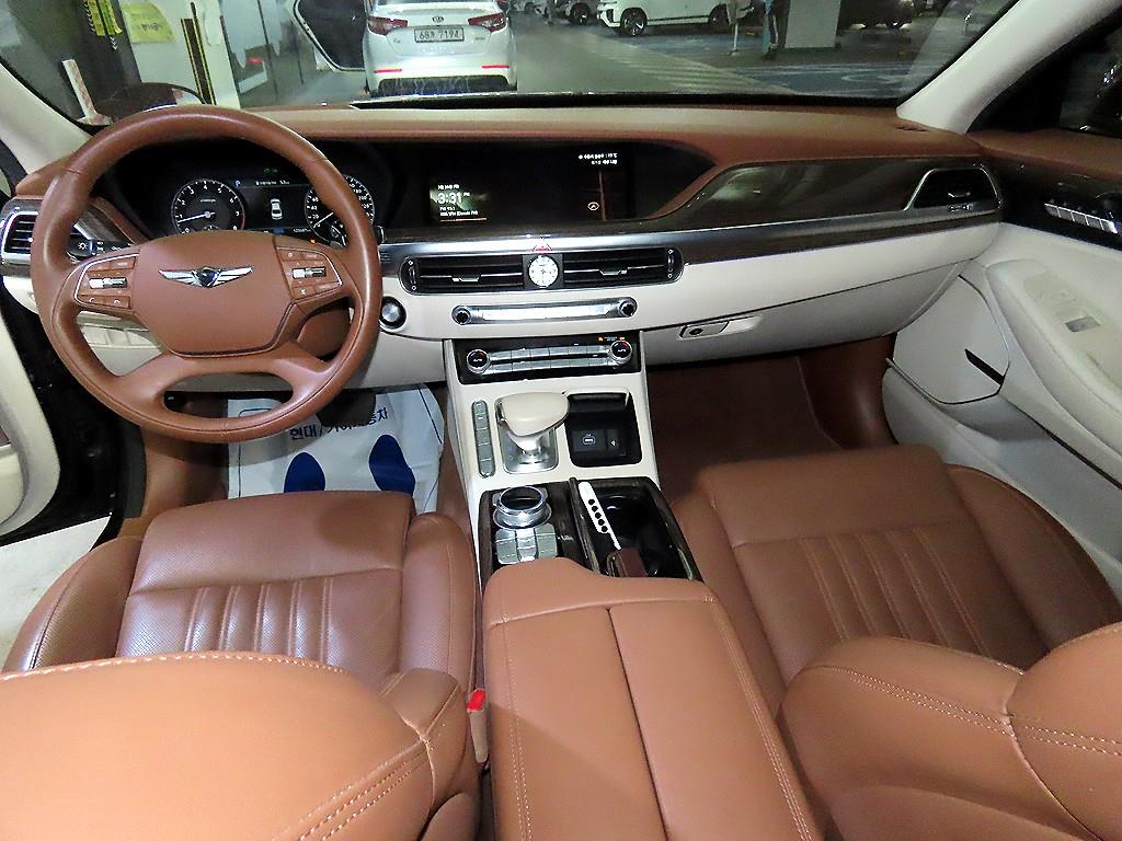 Genesis G90 - Vista 10