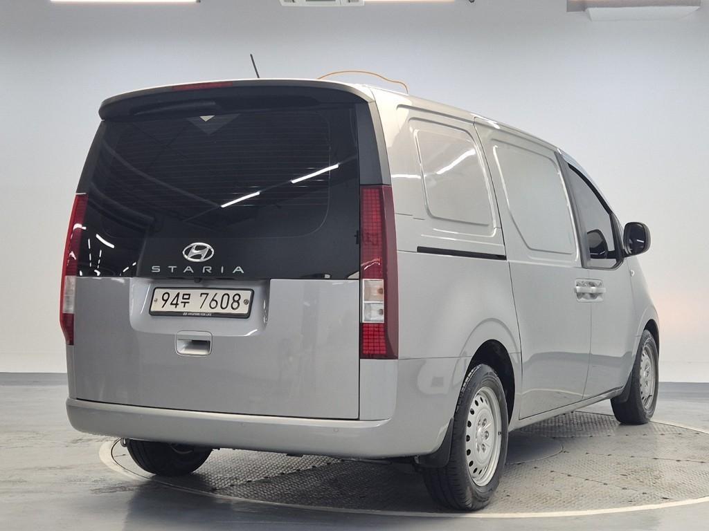 HYUNDAI Staria - Vista 4