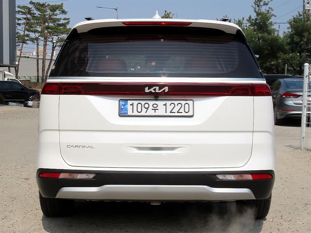 KIA Carnival - Vista 4