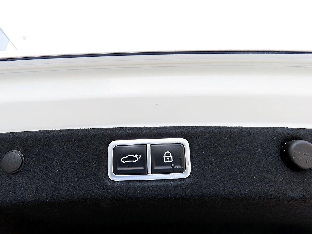 HYUNDAI Grandeur 2023 Blanco - Importación desde Corea - HF Imports Iquique - Foto 16