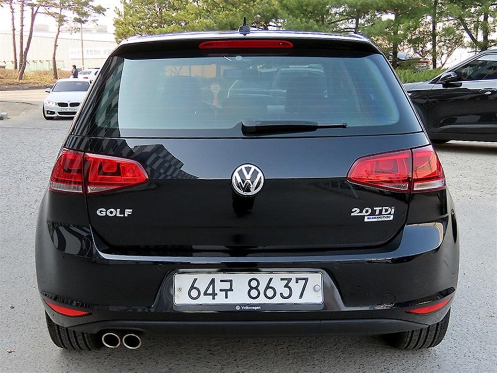 Volkswagen Golf - Vista 4