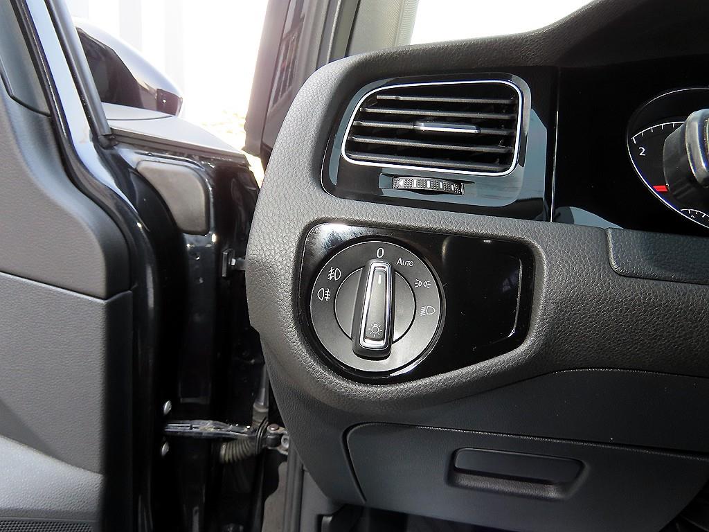 Volkswagen Golf - Vista 12