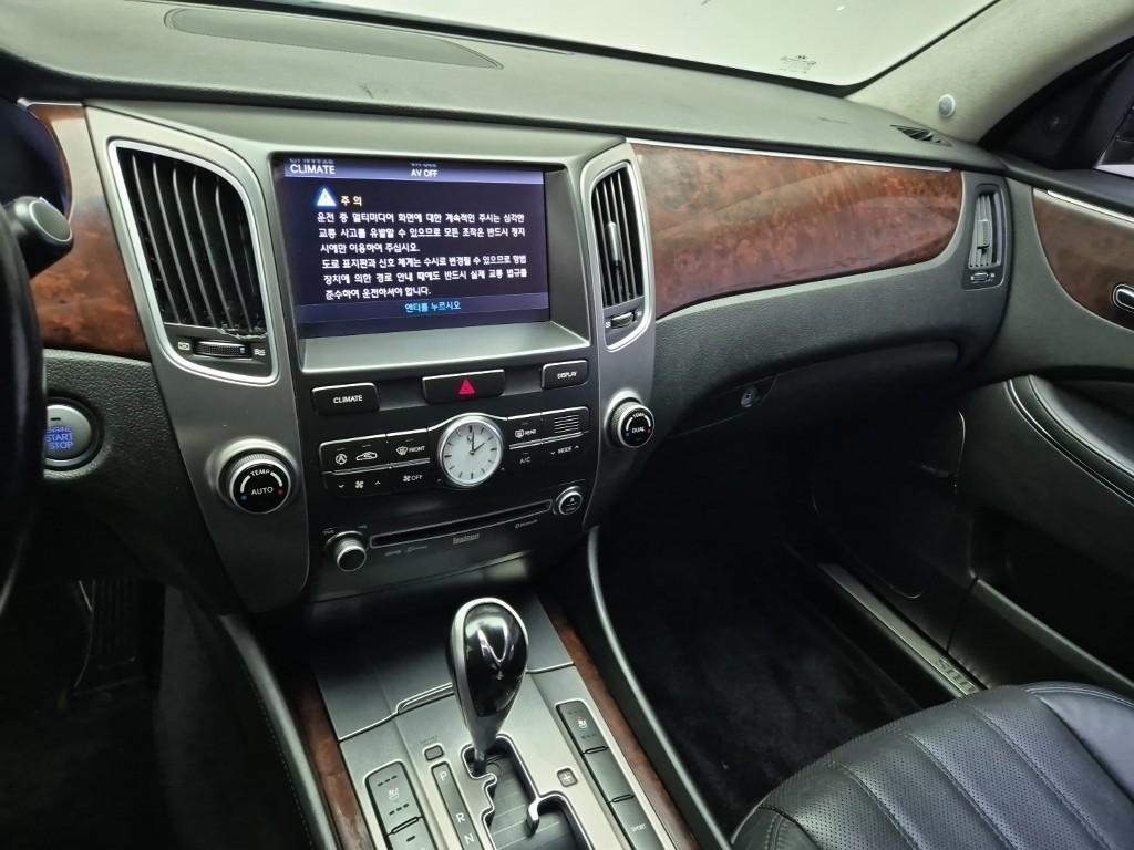 HYUNDAI Equus - Vista 7