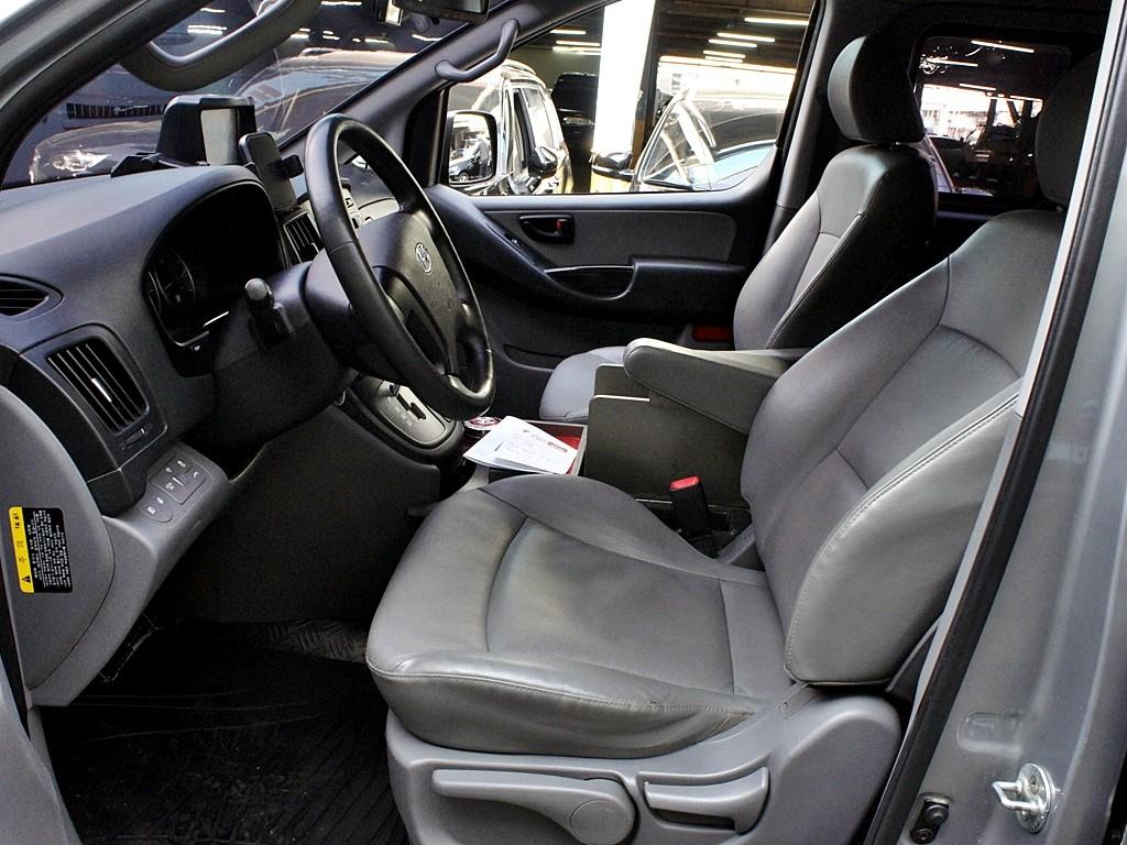 HYUNDAI Starex - Vista 9