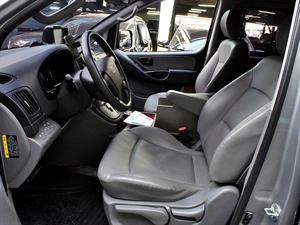 HYUNDAI Starex - Vista 10