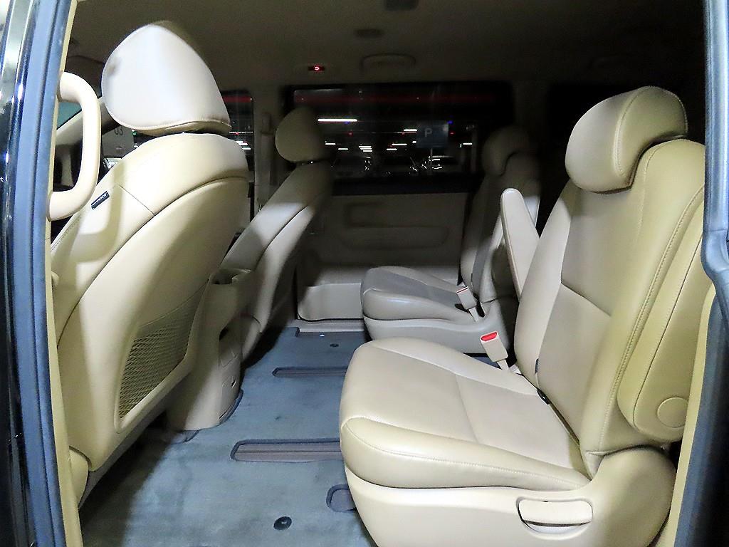 KIA Carnival - Vista 7