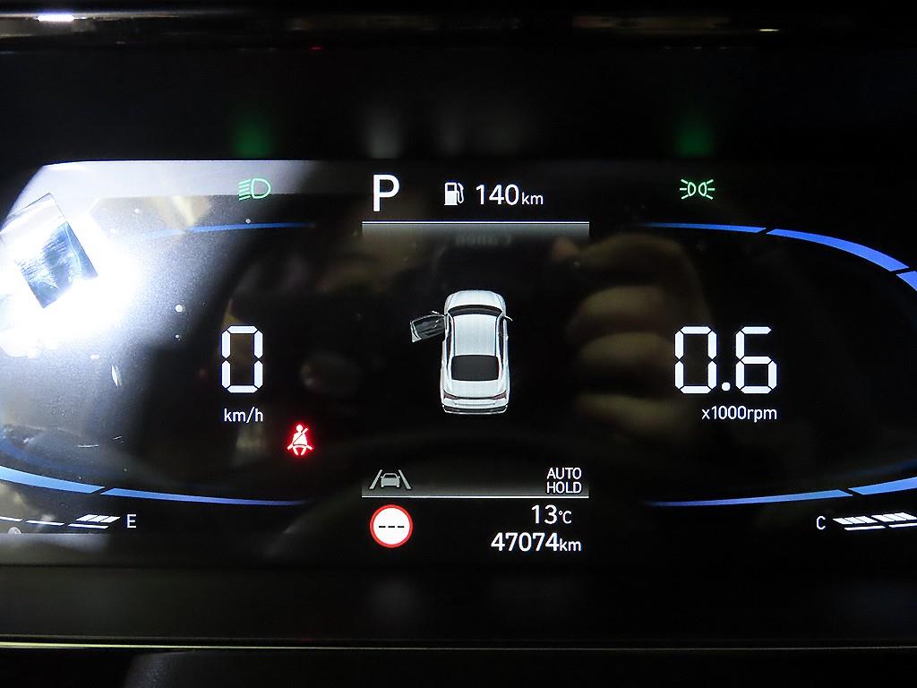 HYUNDAI Avante - Vista 9