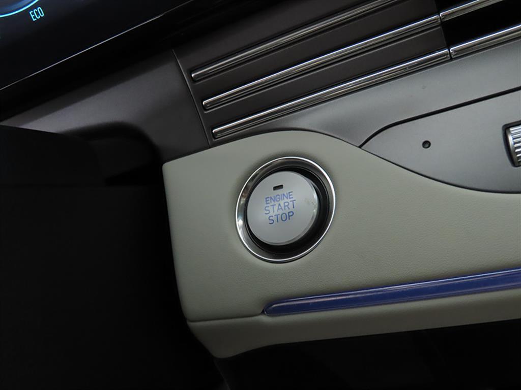 HYUNDAI Grandeur - Vista 10