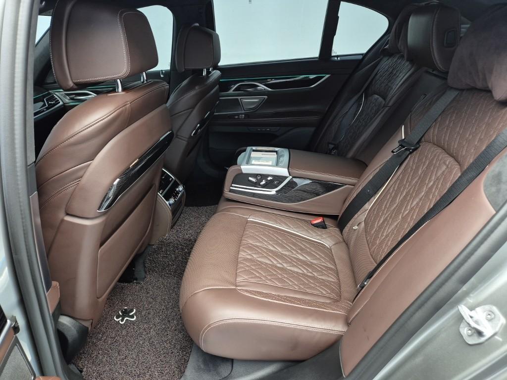 BMW 7 Series - Vista 12