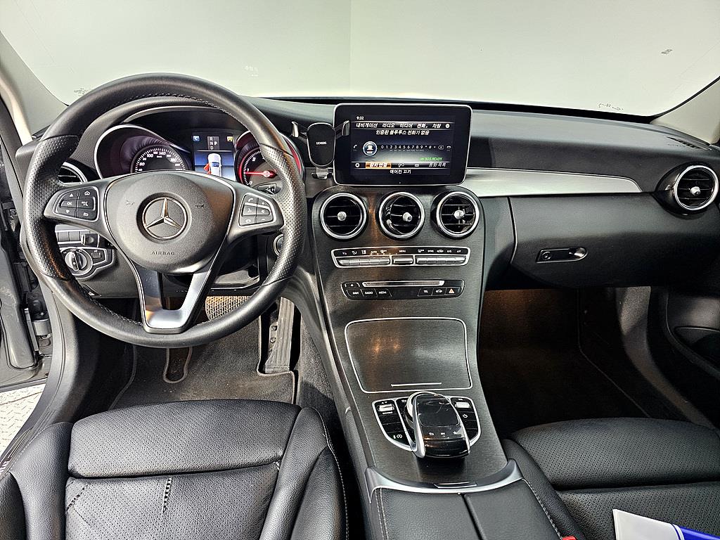 Mercedes Benz C Class - Vista 5