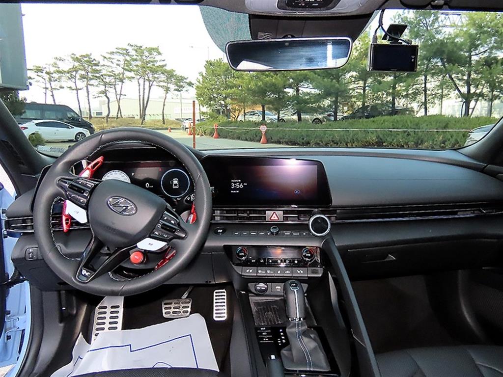 HYUNDAI Avante - Vista 7