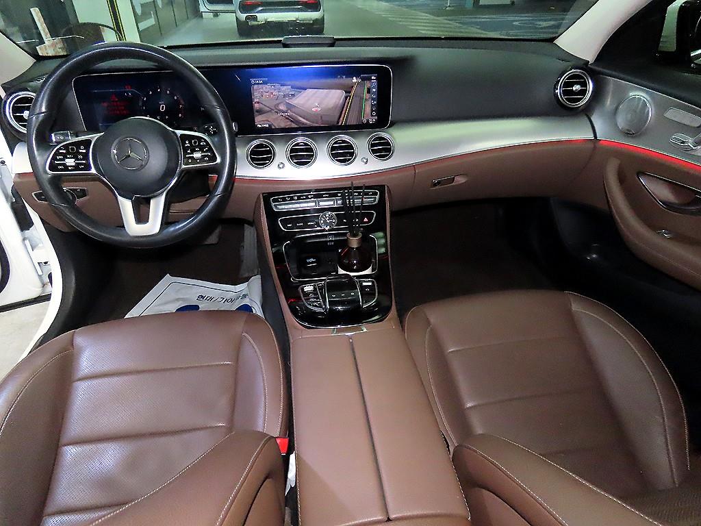 Mercedes Benz E class - Vista 10