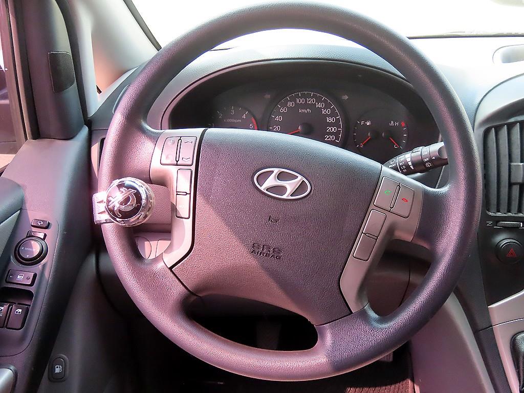 HYUNDAI Starex - Vista 8