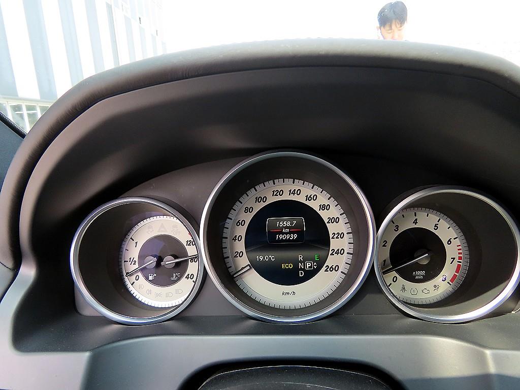 Mercedes Benz E class - Vista 9