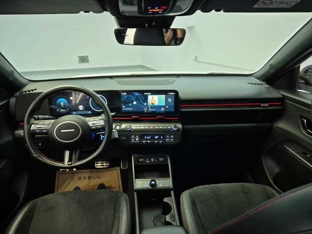 HYUNDAI Kona - Vista 7