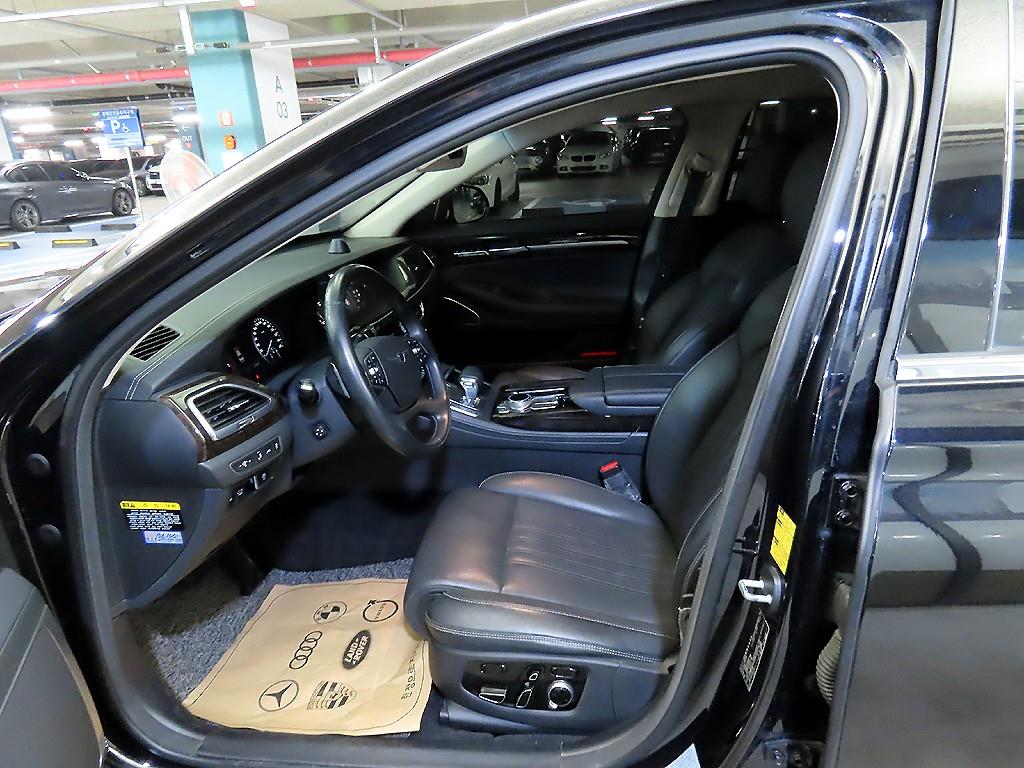 Genesis G90 - Vista 6