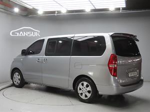 HYUNDAI Starex - Vista 6