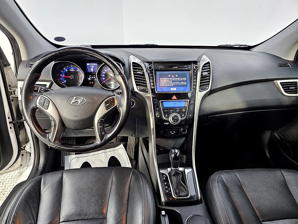 HYUNDAI i30 - Vista 5