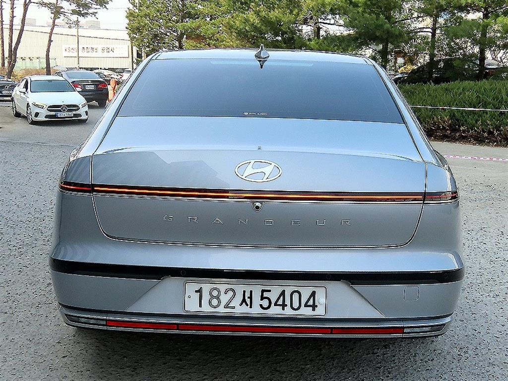 HYUNDAI Grandeur - Vista 4