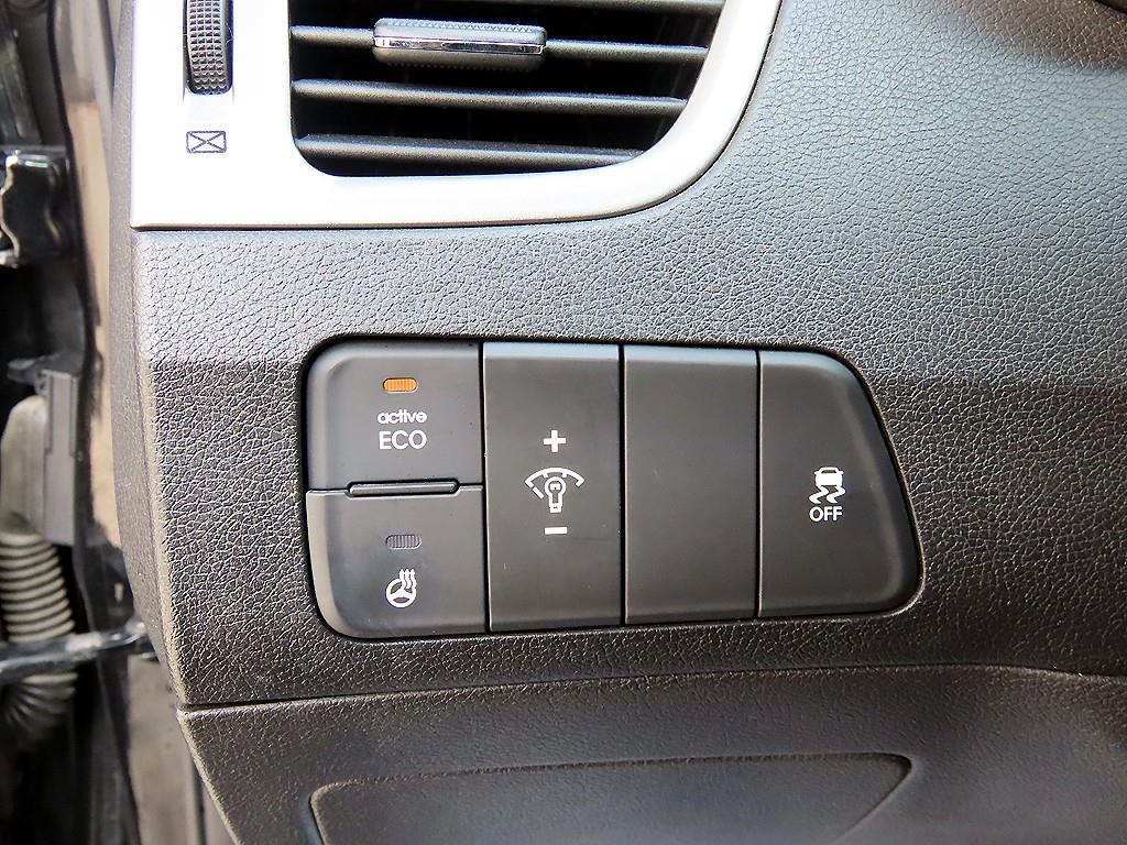 HYUNDAI Avante - Vista 12